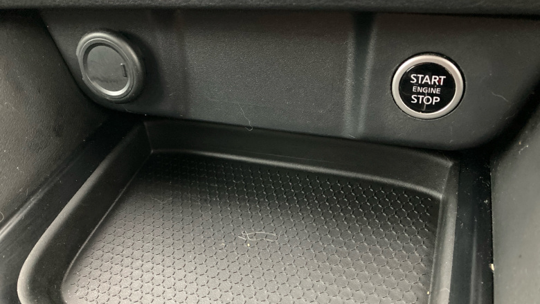 Nissan Qashqai 1.3 DiG-T MH N-Connecta 5dr Petrol Hatchback